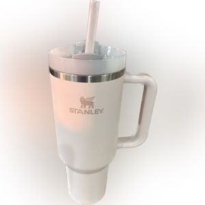 Stanley 40 ounce Quencher in Rose Quartz